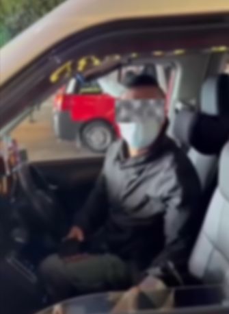 港的士司機疑嫌車程太短趕內地客落車