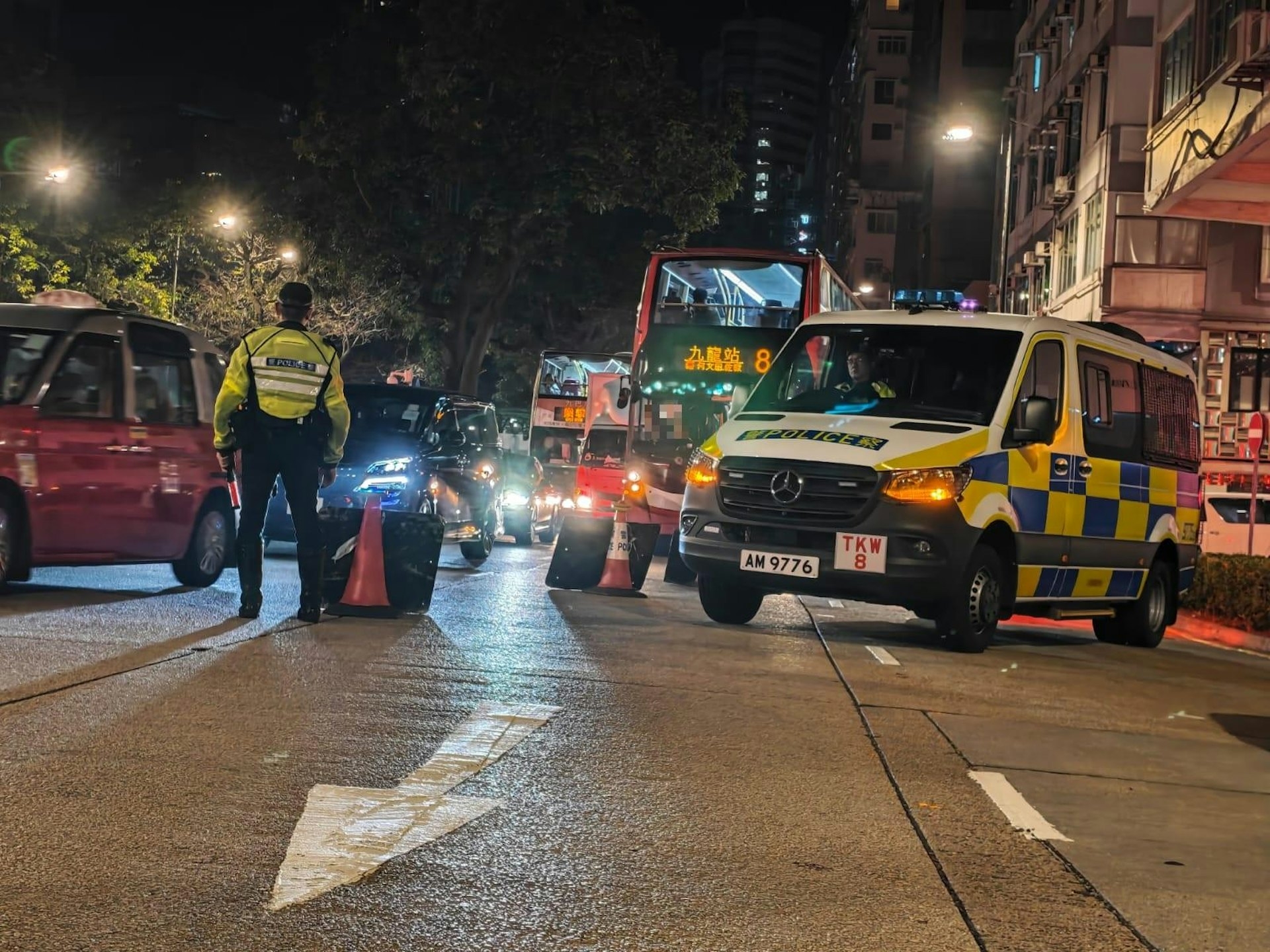 西九龍總區交通部人員於過去兩星期（1月23日至2月5日）在區內展開執法行動，打擊酒後駕駛及藥後駕駛等違例行為。（警方圖片）