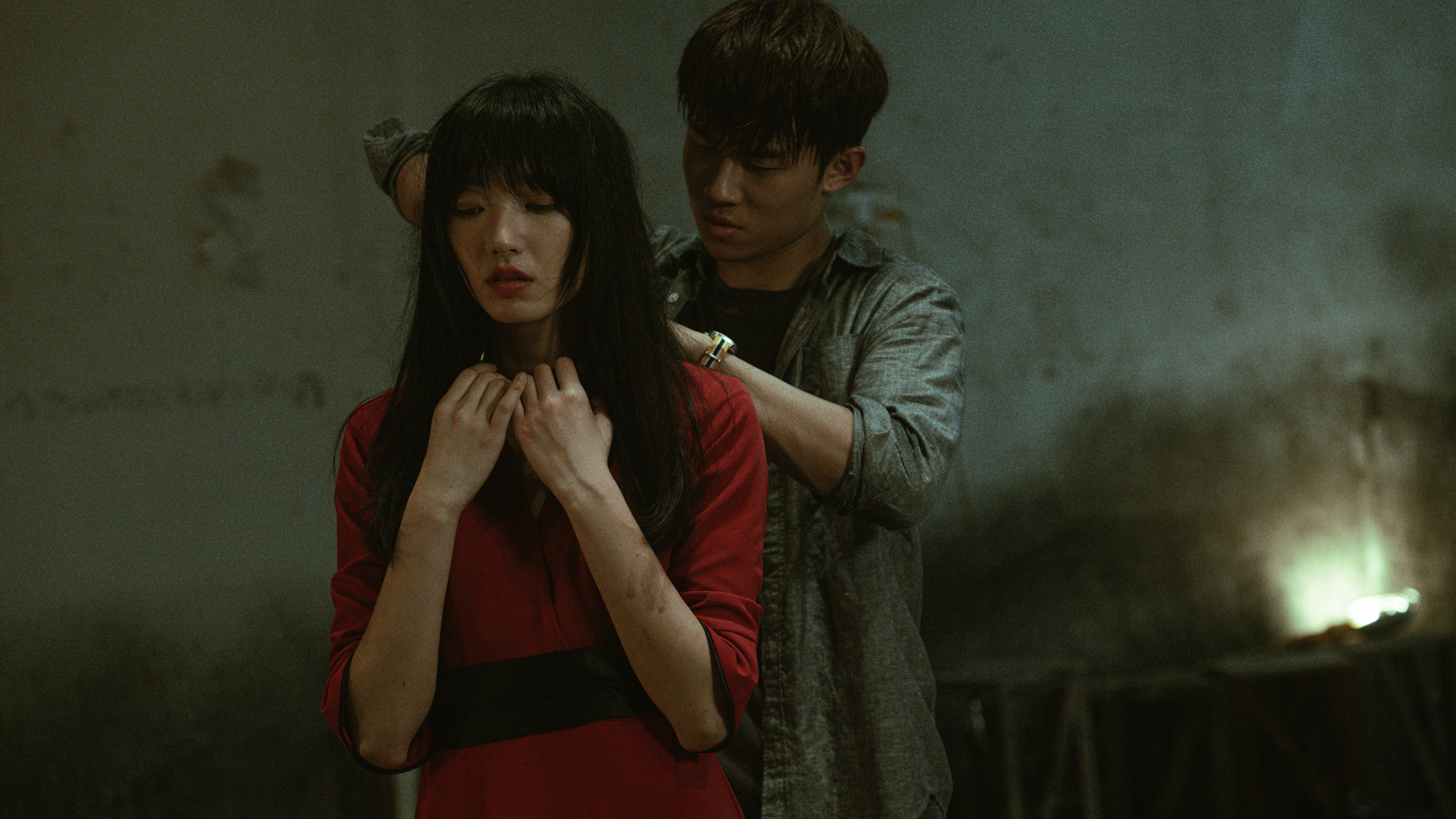 佢喺戲中情傾蔡思韵，仲因而同朱仔發生衝突