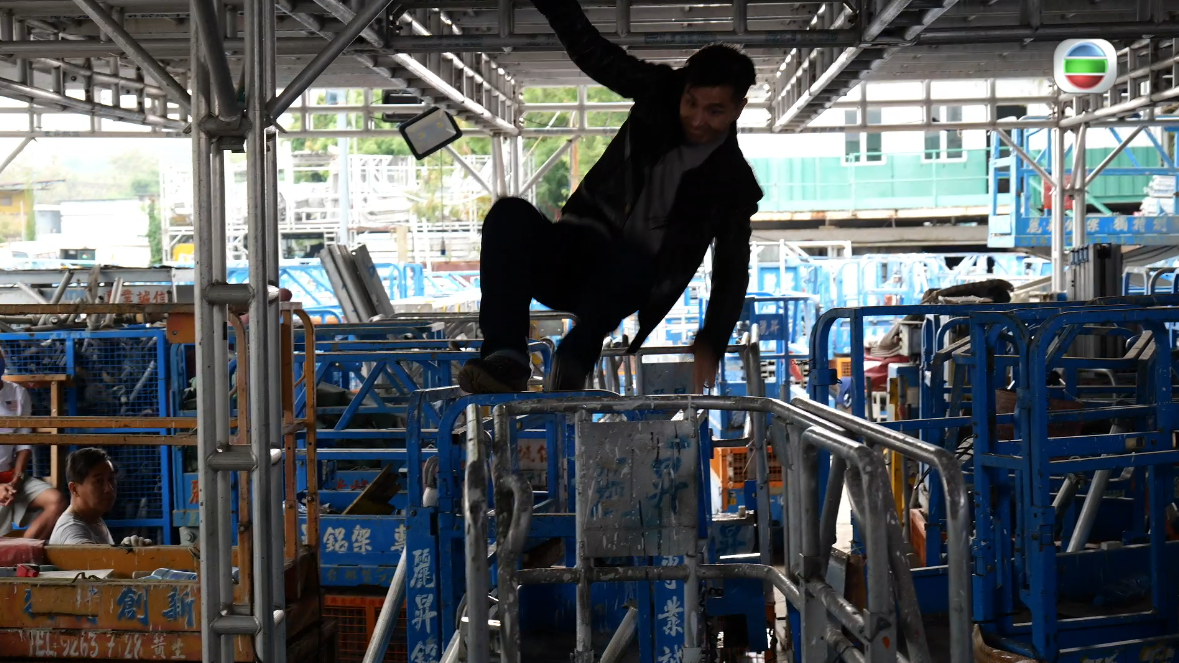 呢場戲陳展鵬要擒高擒低。