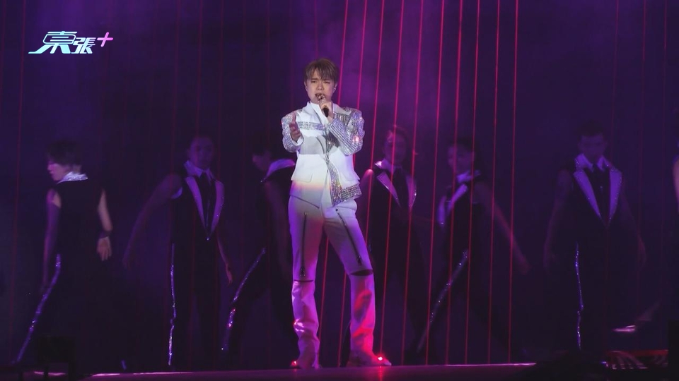 (國語)張敬軒紅館個唱再開鑼 台上賣力唱跳氣氛熱烈