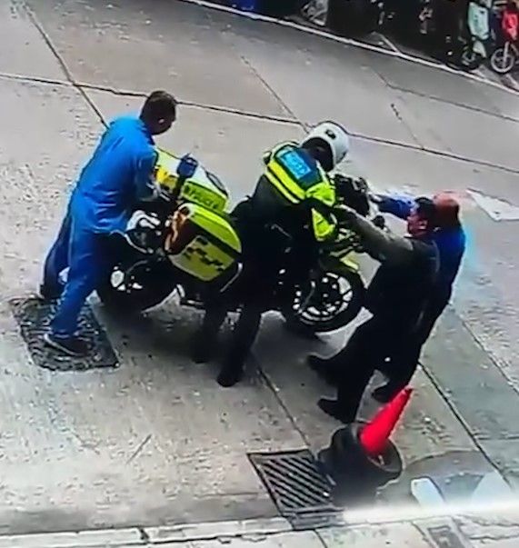 漆咸道北交通警鐵騎「開車失事」