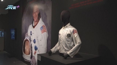 美國太空人艾德林登月穿著外套舉行拍賣 以近280萬美元成交