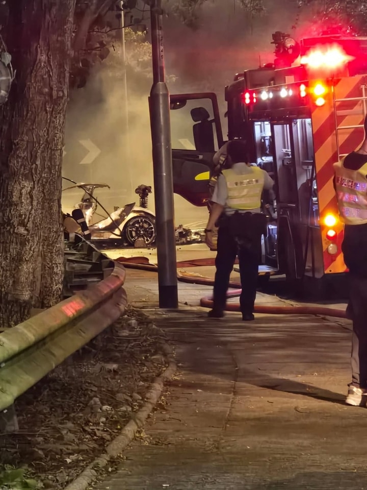 清水灣驚險車禍電動車疑撞牆起火　目擊者爆粗驚呼　全車燒剩支架