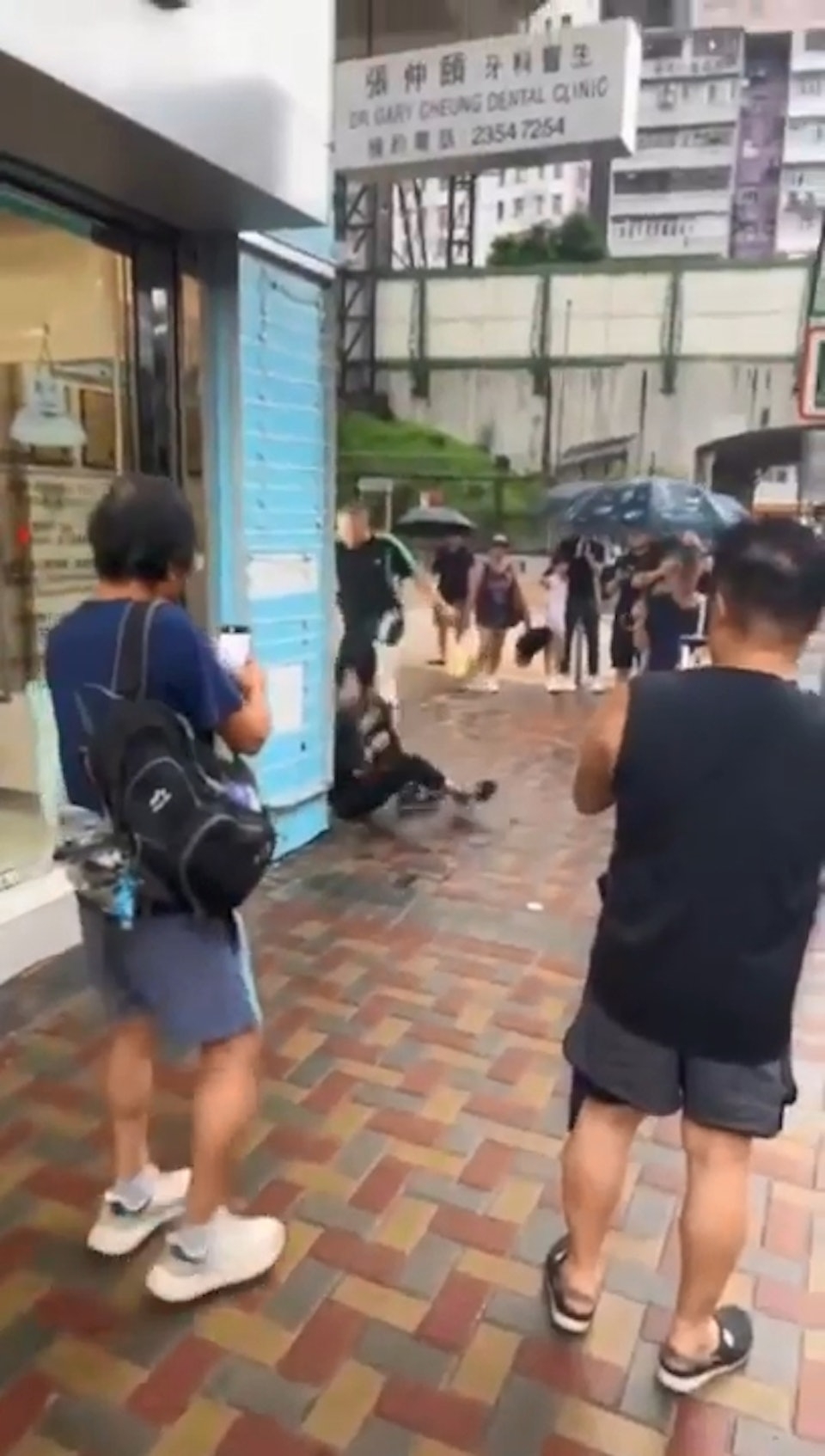 巴士車長被一名男子猛踢