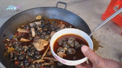 柳州煮螺味道鮮香獨特 為「網紅小吃」螺螄粉關鍵湯底