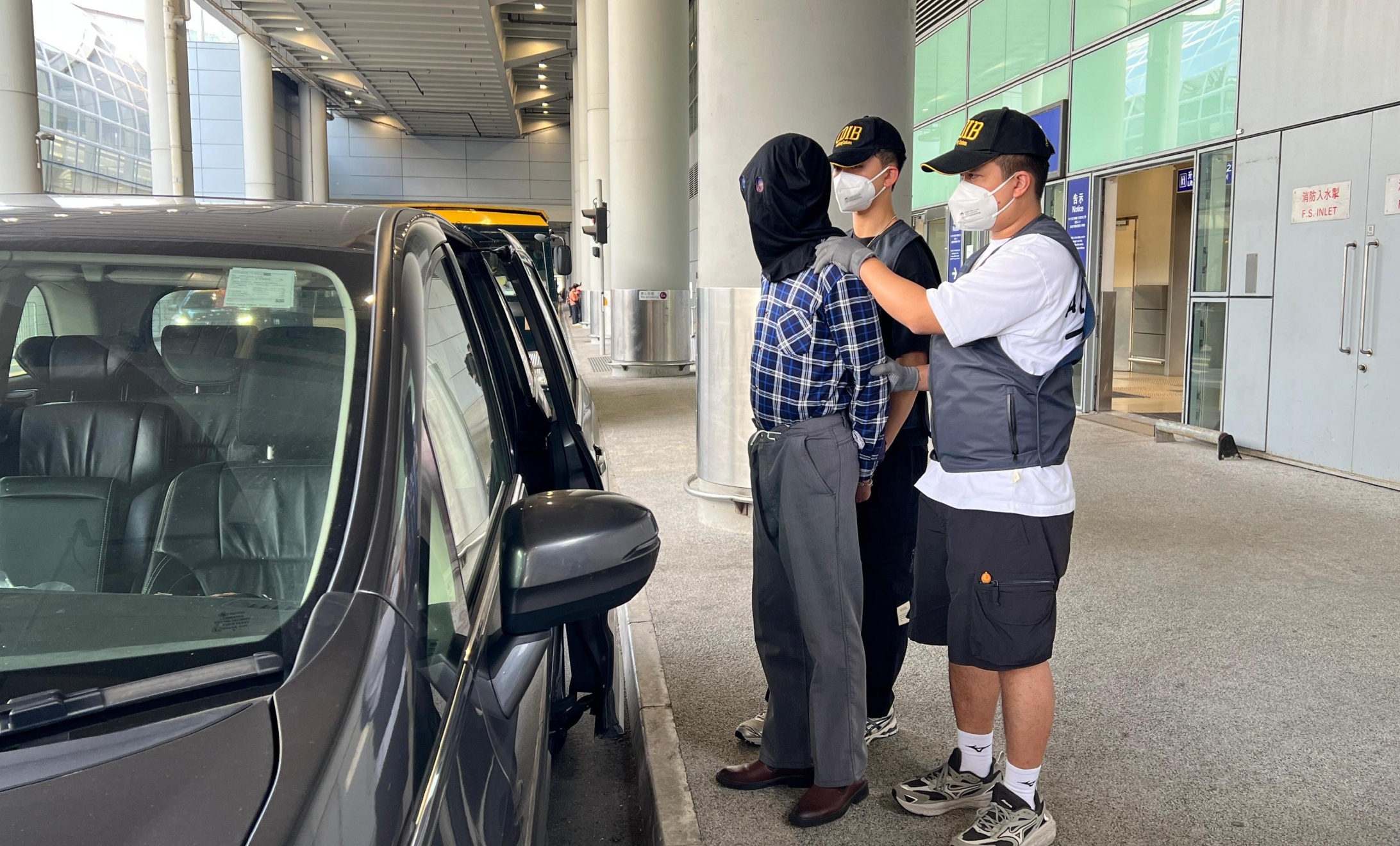 海關機場寄艙行李發現2.25公斤海洛英　拘一61歲馬來西亞男子 （海關提供）