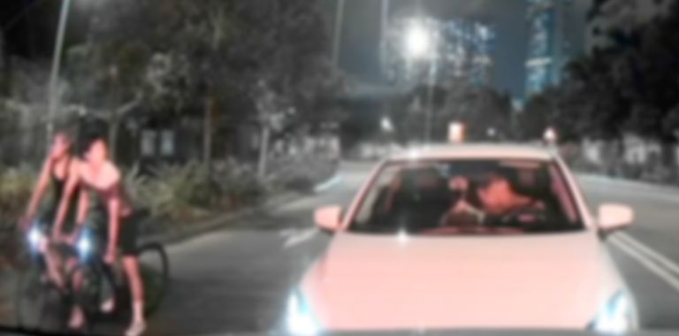 有片｜香港男女駕駛中突然上演激吻情節
