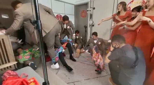 眾兄弟玩得投入，落力搞氣氛。