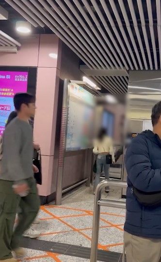 港鐵內地女疑逃票連環跳閘過程全拍下