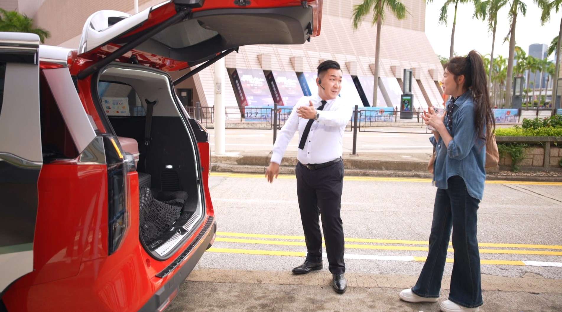 Cool Sir 曾經在內地生活，熟悉內地文化，以及說到一口流利的普通話，好容易可以與旅客打開話題，展現人人都可以是旅遊大使。