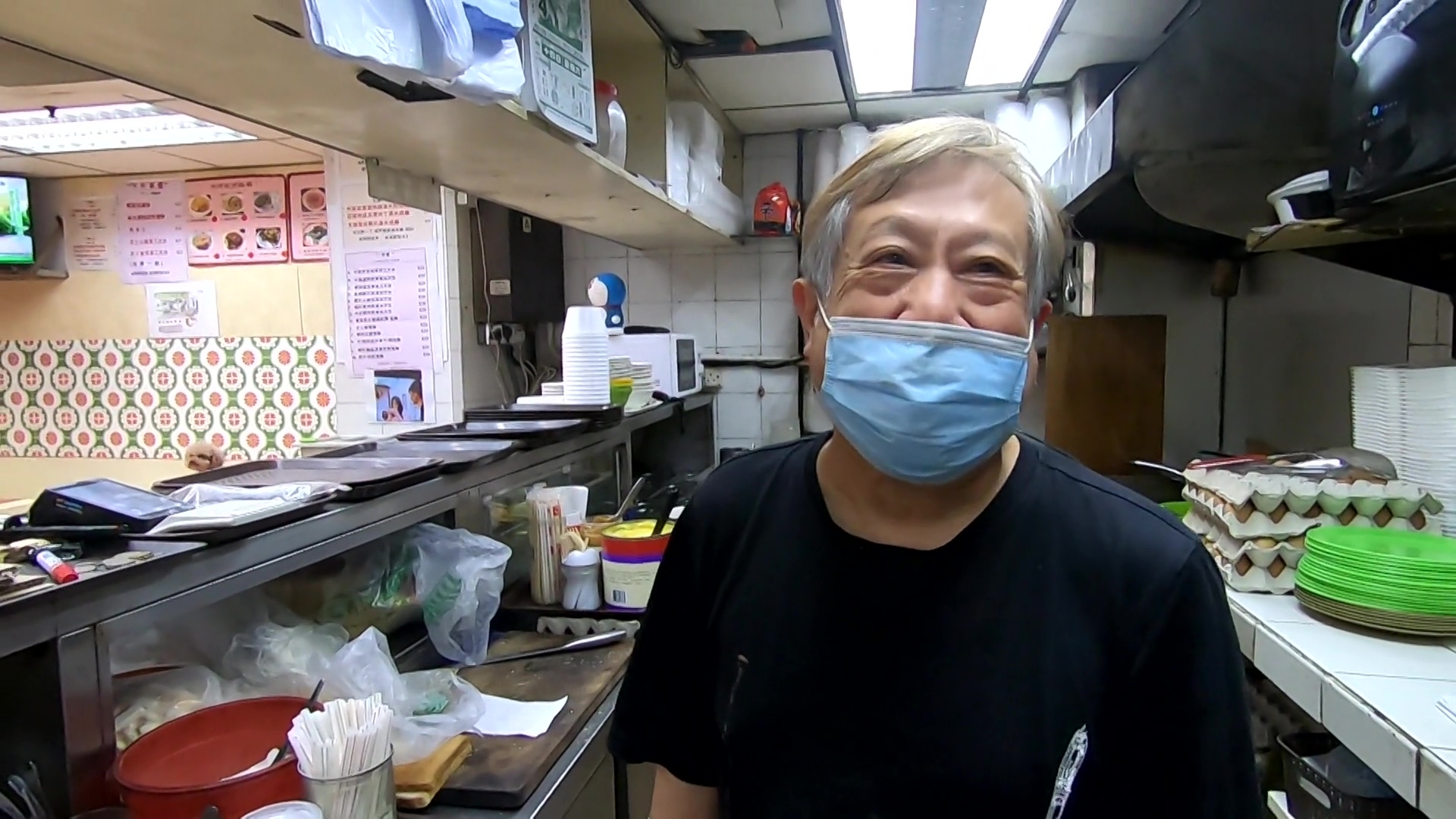 首集個案主角係 67 歲的前賽車手兼餐廳老闆陳先生。