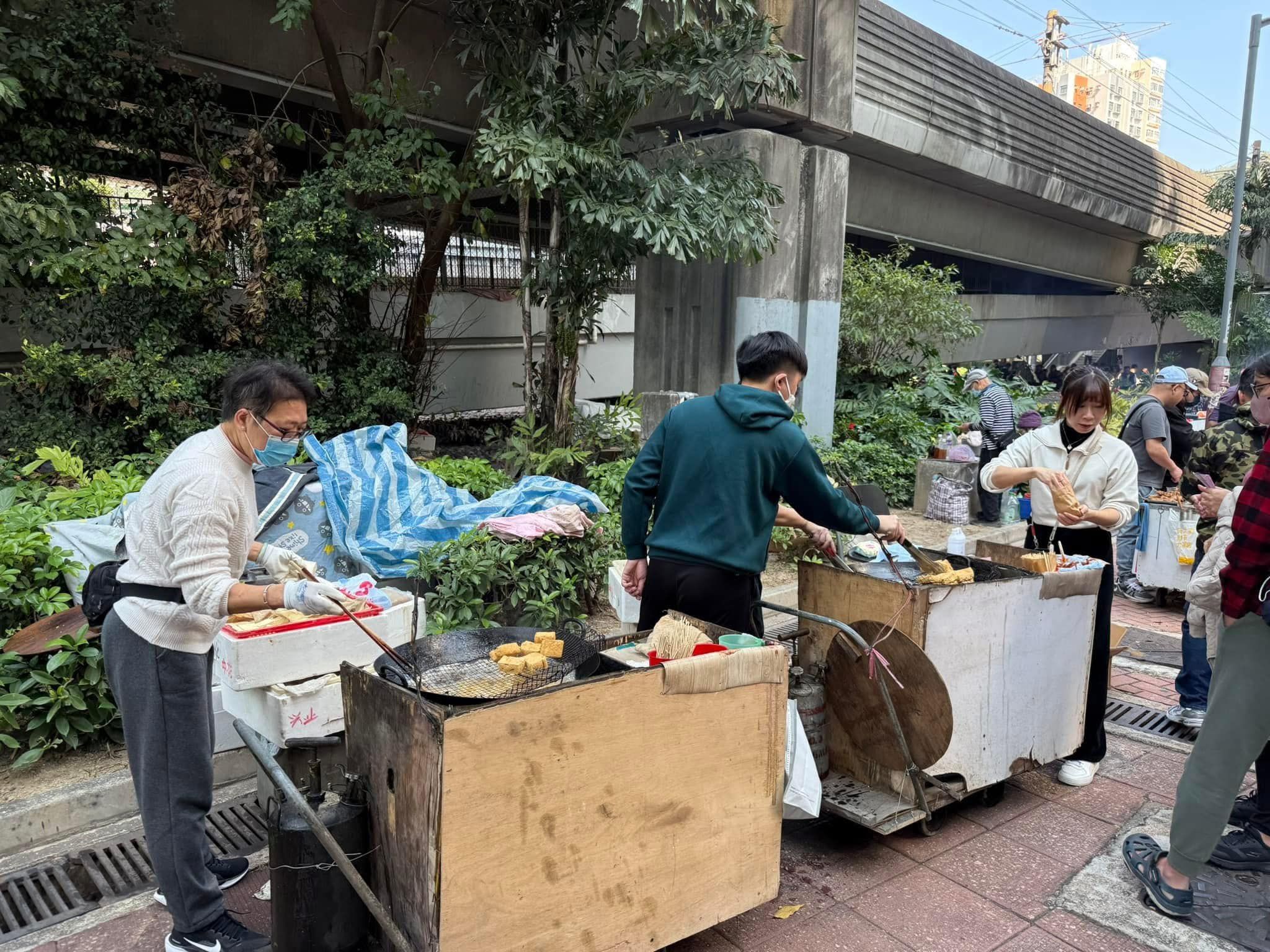 新年「走鬼檔」無牌小販絕跡？食環署多區駐守有人5日被控3次！ - 東張+