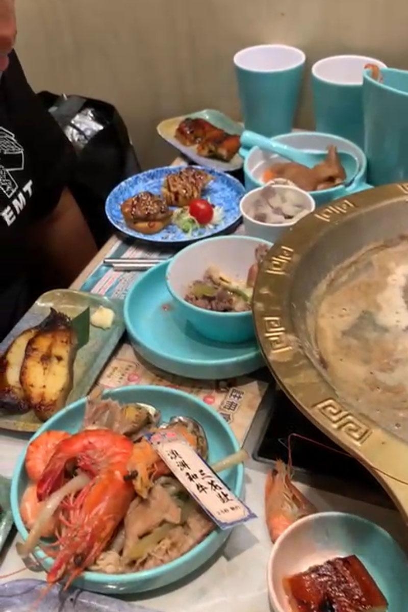 東張西望報料｜貪心男女荃灣火鍋放題「又食又拎」海鮮肥牛　職員揭發：成袋呀？