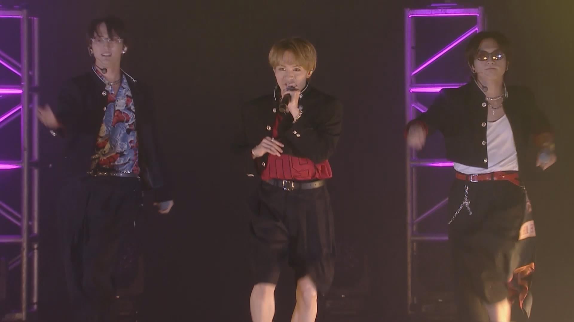 Travis Japan香港巡演校服登場 七子搞笑話台下費盡心思做笨蛋 - 東張+