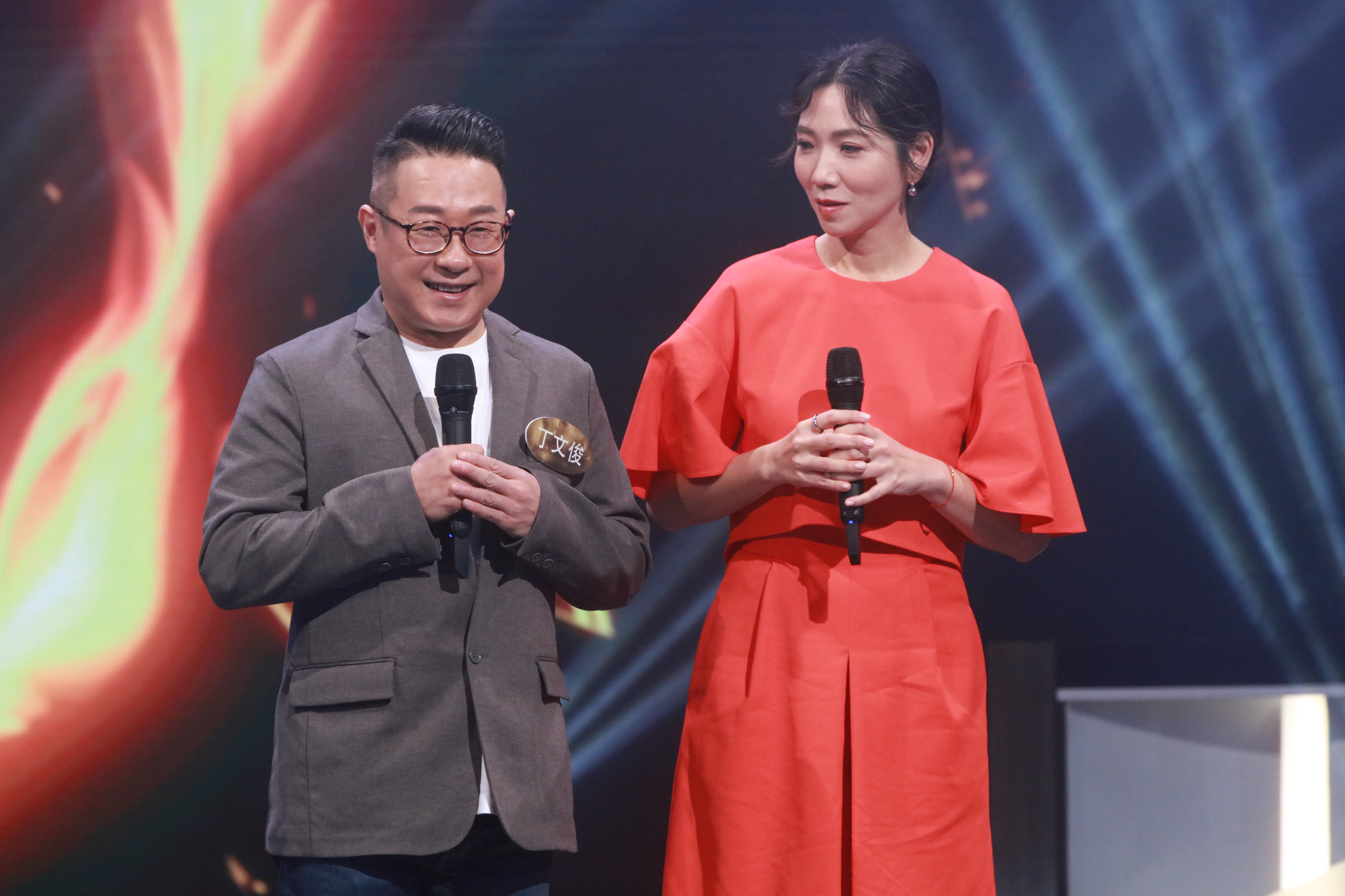 1994年新秀亞軍丁文俊仲係咁唱得。