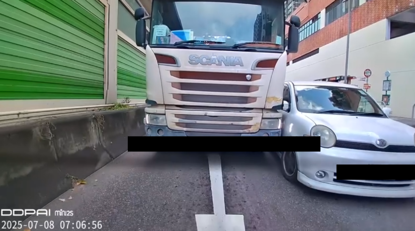 車Cam直擊|屯門私家車Cut線撼大貨車 雙方互不相讓報消防