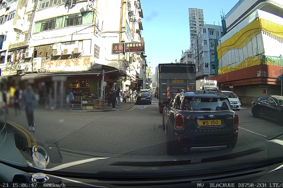 兩女九龍城撩司機搭順風車，網民思疑為「新騙局」。(影片截圖／FB@Kenny Lai)