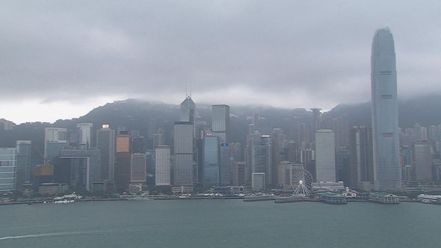 天文台預測，受熱帶氣旋影響，華南沿岸周末期間風勢頗大及有驟雨，海有湧浪。（資料圖片）