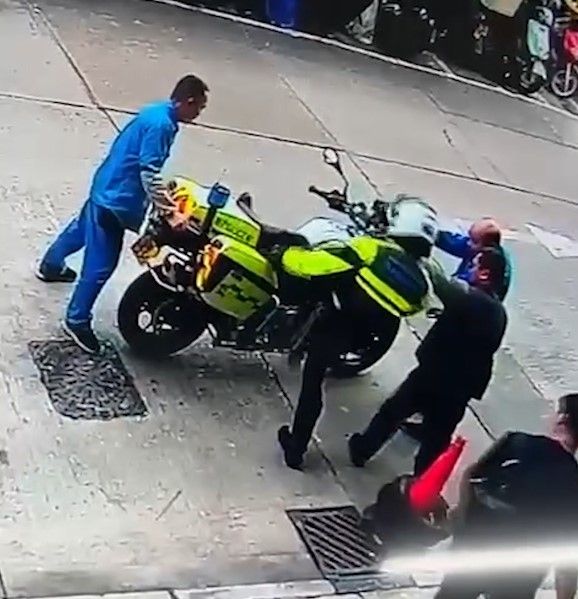 漆咸道北交通警鐵騎「開車失事」