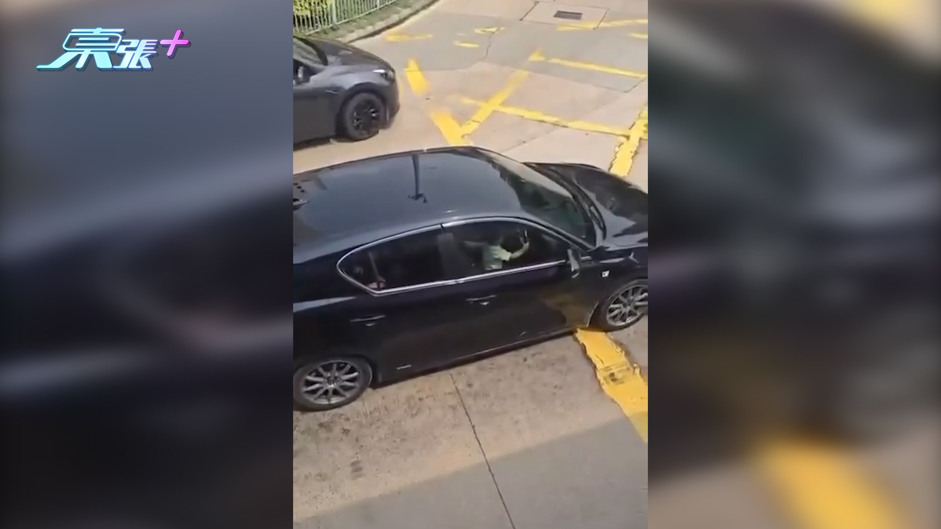 屯門小童坐司機大腿公然「揸車」　22歲男司機涉危駕被捕