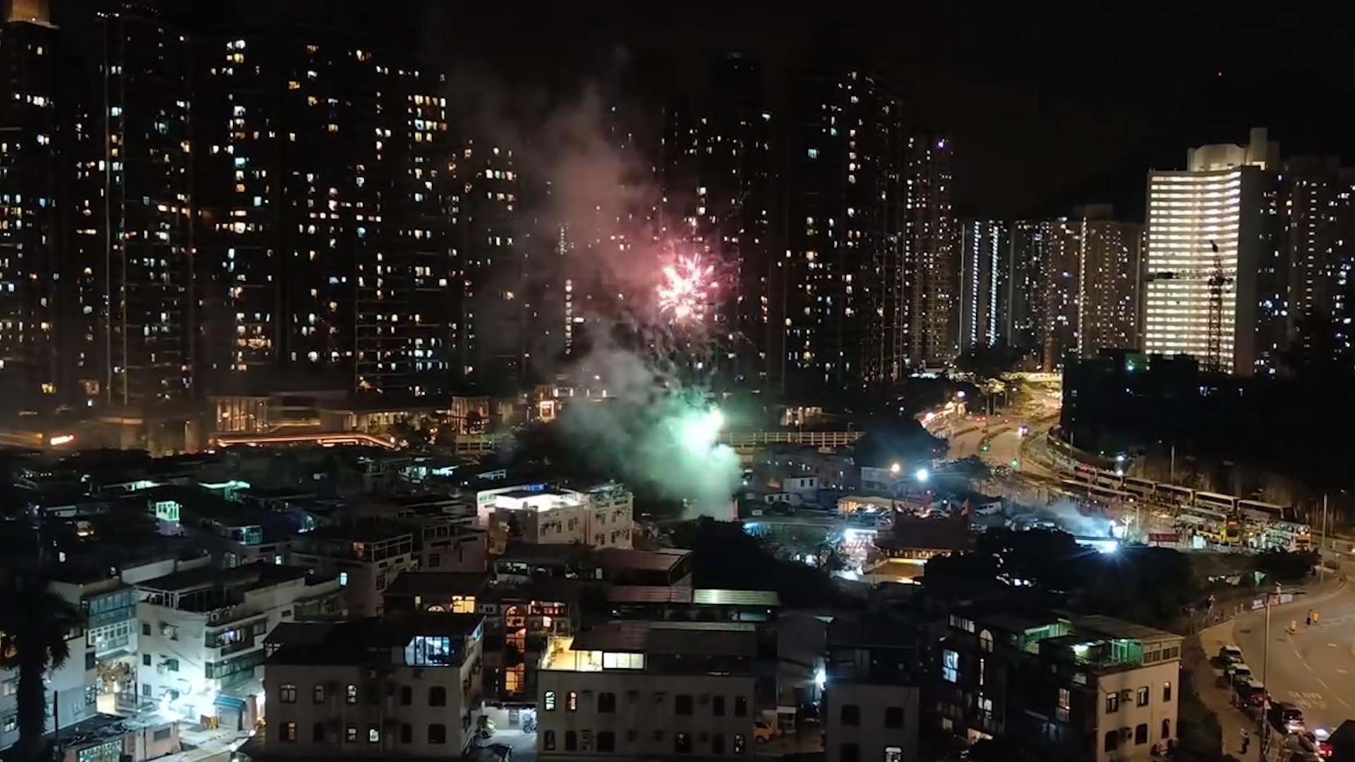 東張西望報料｜年初一多區上演「民間煙花騷」