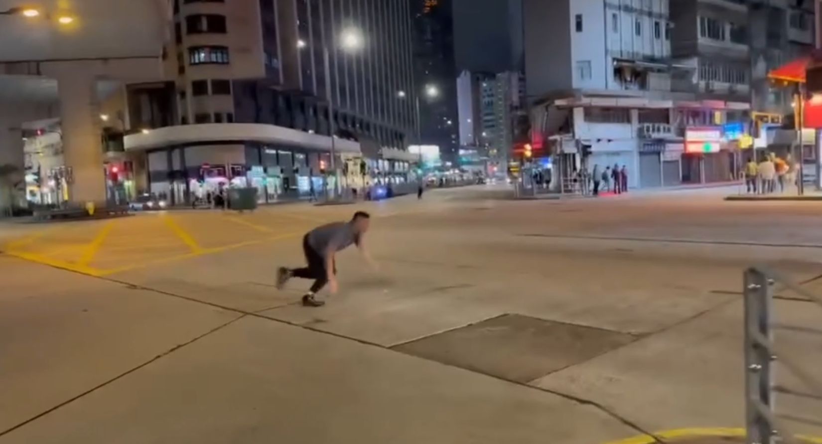 太子的士司機VS單車男爆追逐戰