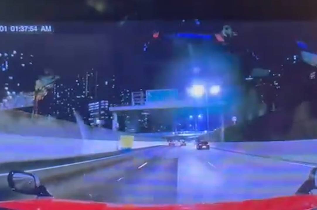 西九龍公路車禍疑的士切線撼私家車3人死。(影片截圖)