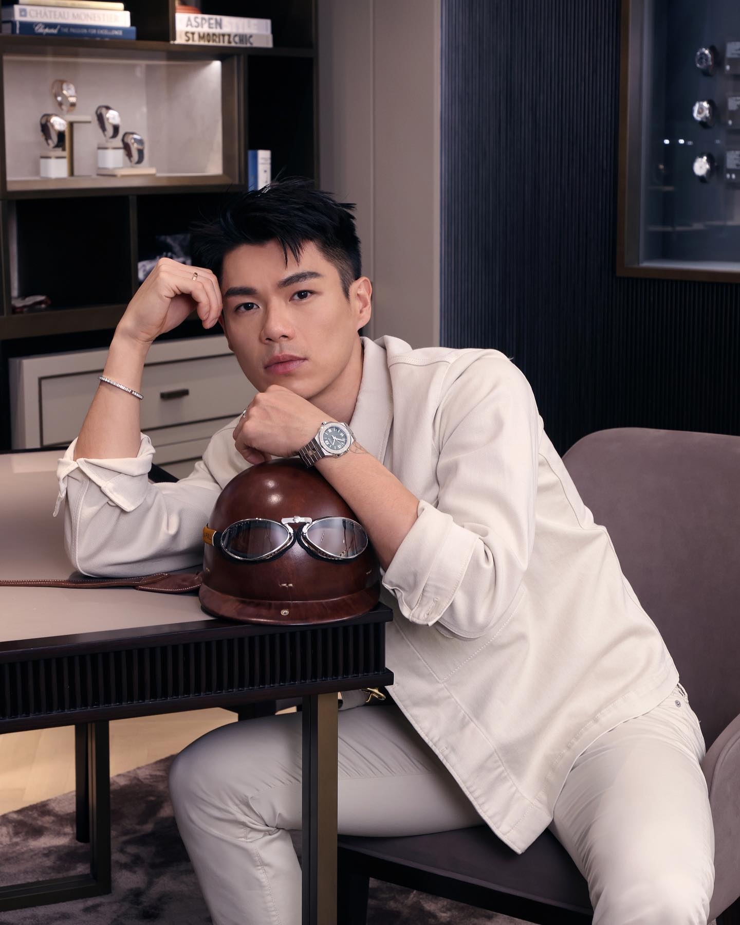 No photo description available.