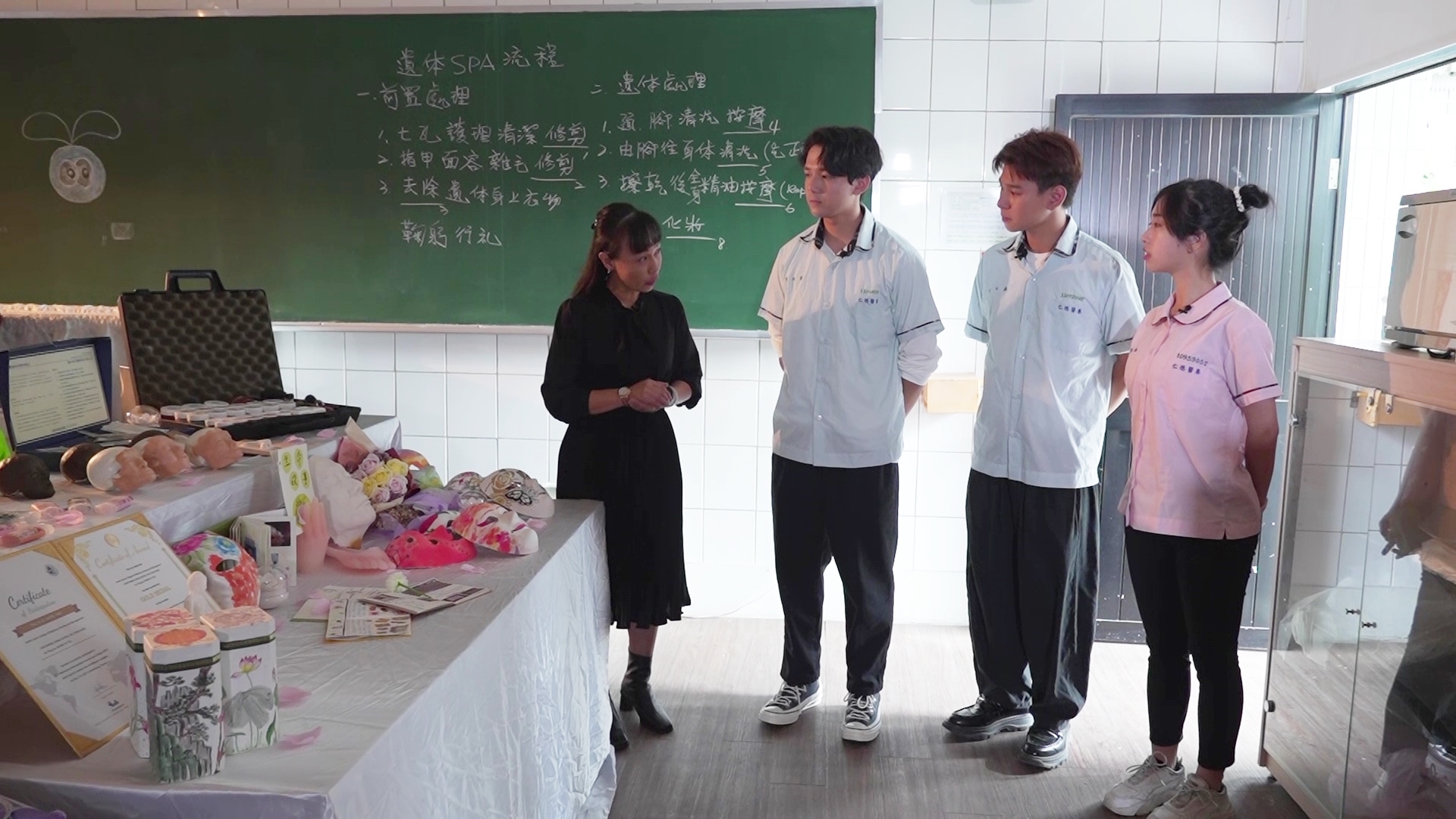 《台灣學呢啲》第一堂就學習點樣為亡者處理身後事。