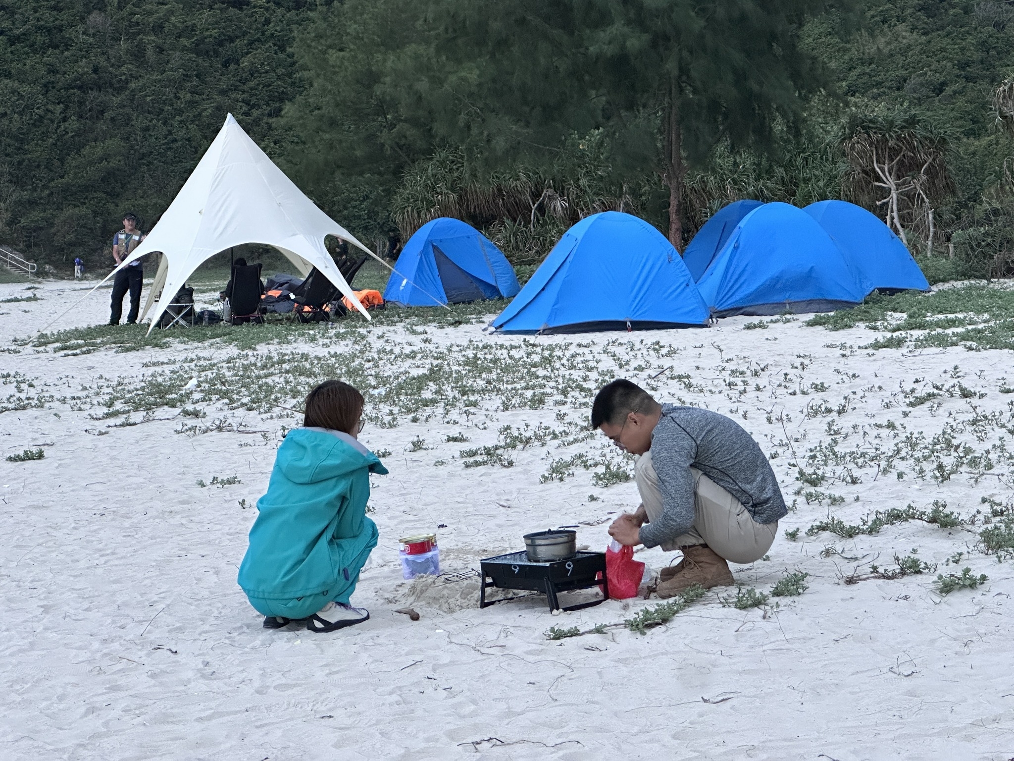 東張西望跟進｜五一黃金周多人亂拋垃圾及非法露營　漁護署：西貢執法19次 （漁護署圖片）