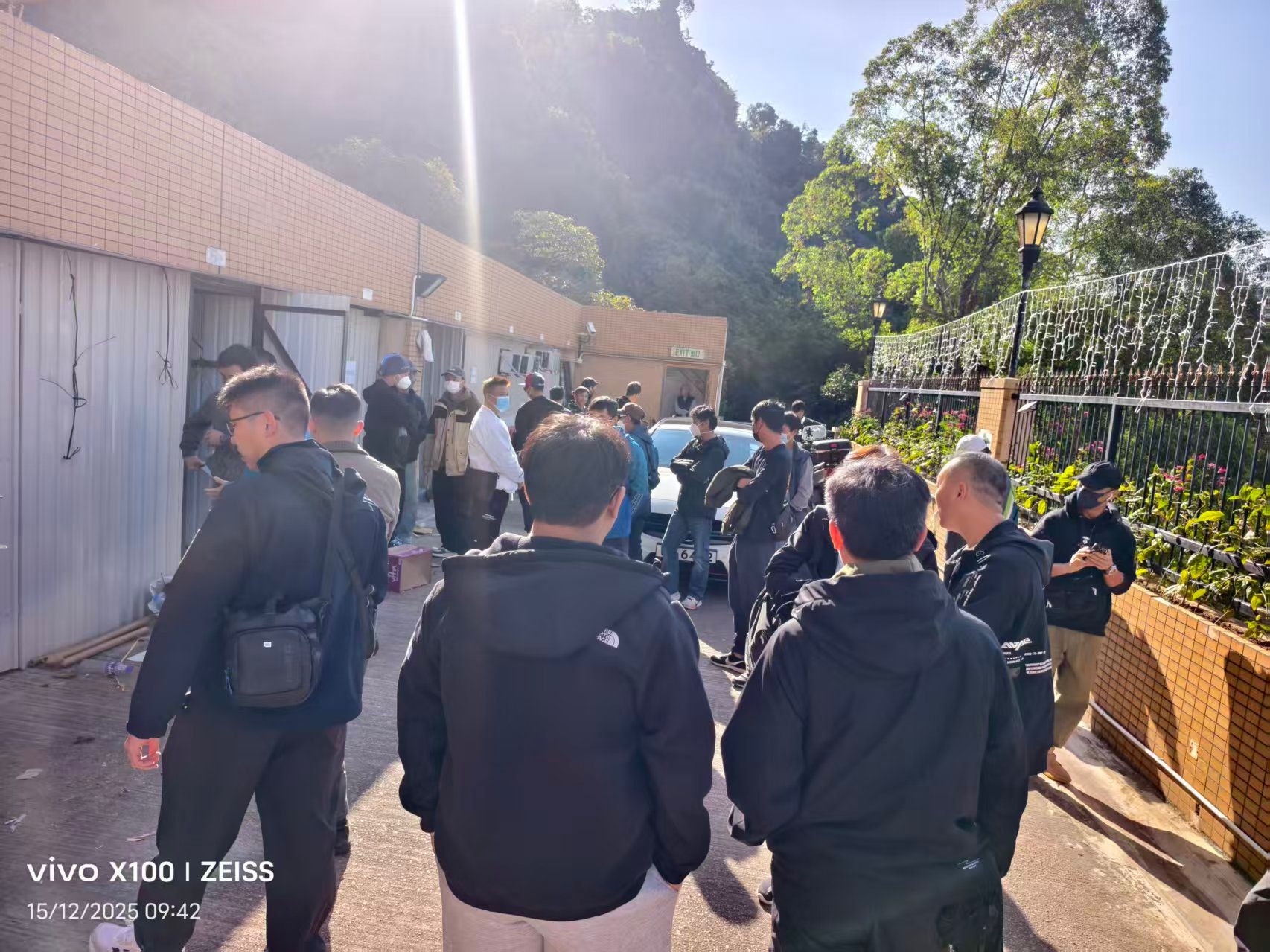 宏福苑維修工程承建商宏業結業累工人　碧瑤灣逾30搭棚工追討180萬血汗錢 (FB@香港建造業總工會)