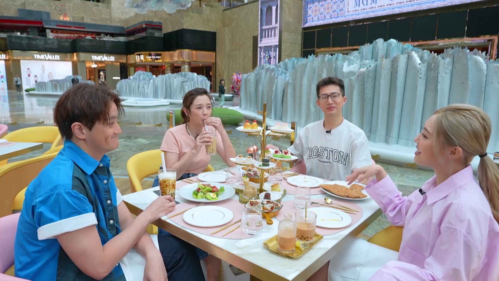 呢間 High Tea CP 值高，仲有空中海洋Show欣賞。