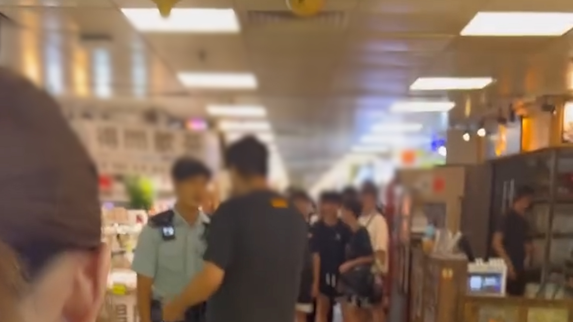 葵廣書店巴籍男店員被控擾亂秩序及襲警　今西九法院提堂