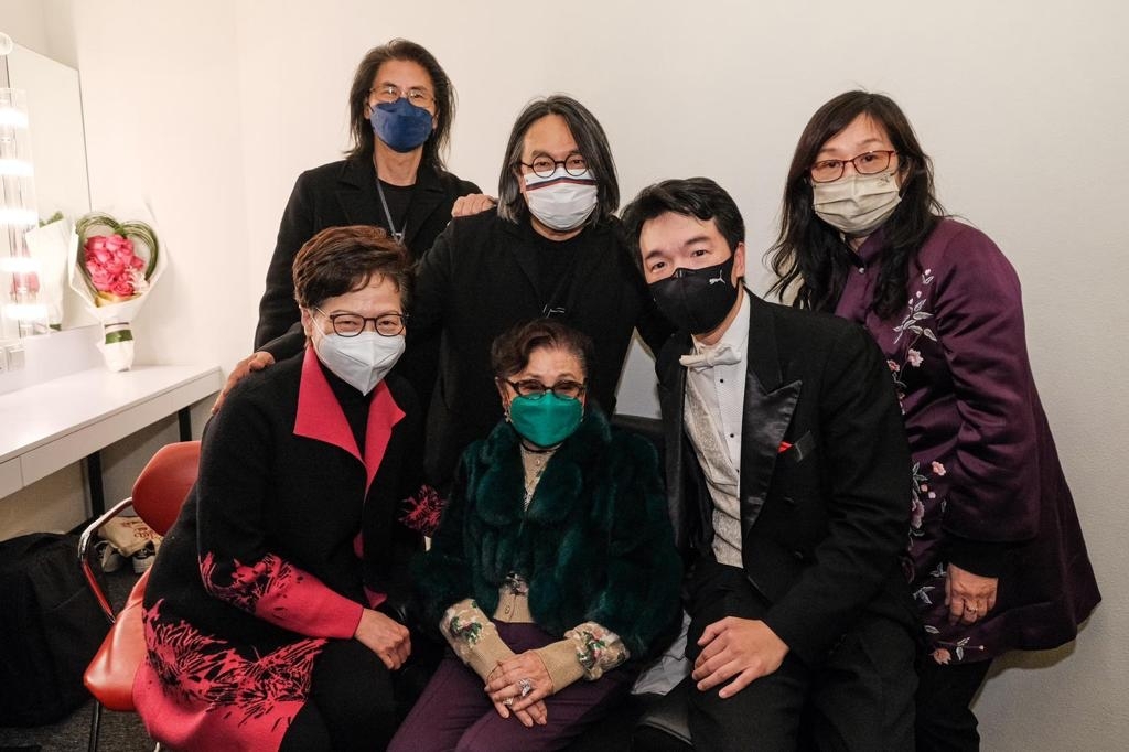 陳善之迎仙姐、林太到場。