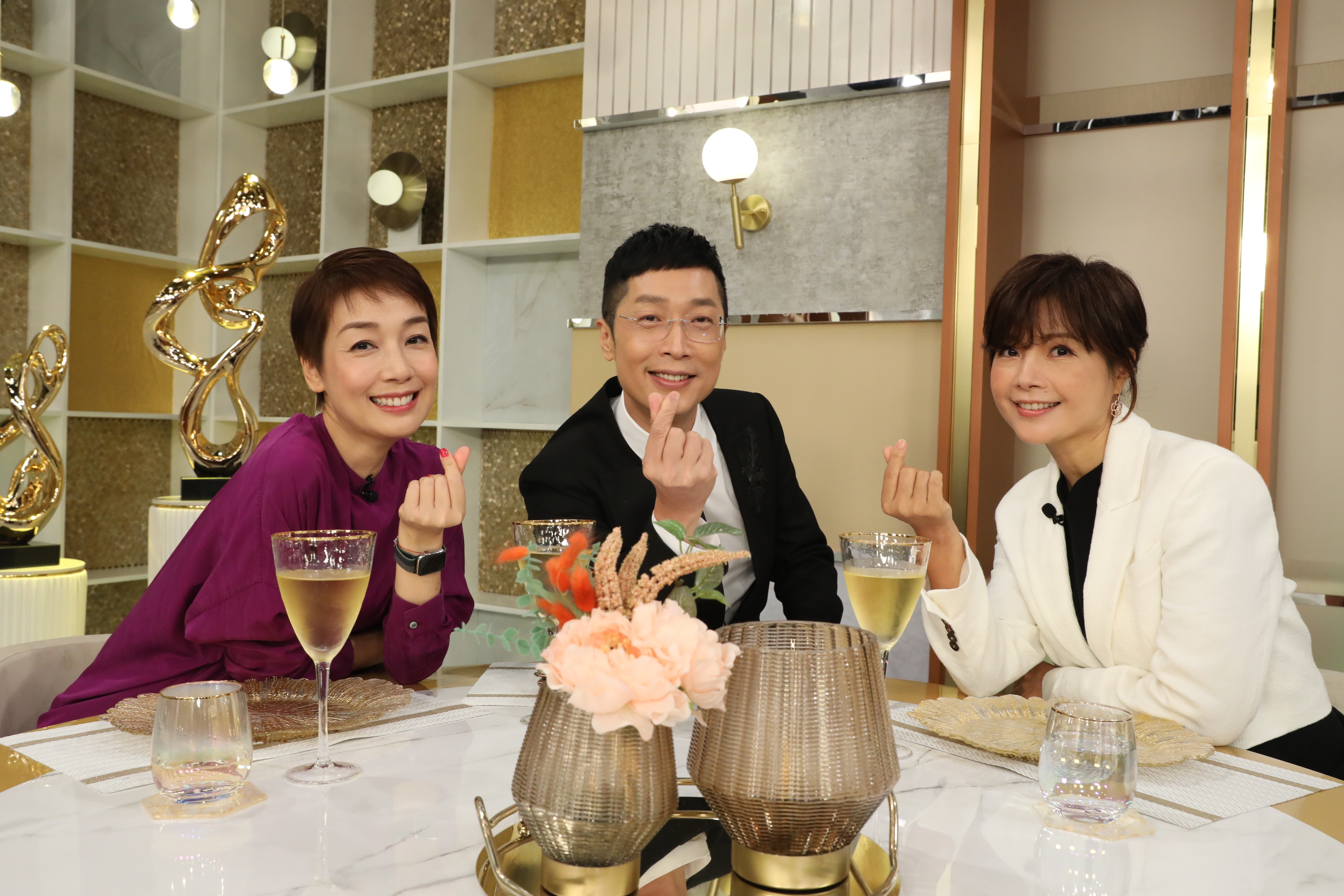 同屬「單身貴族」嘅馬浚偉話可以考慮同江美儀一齊。