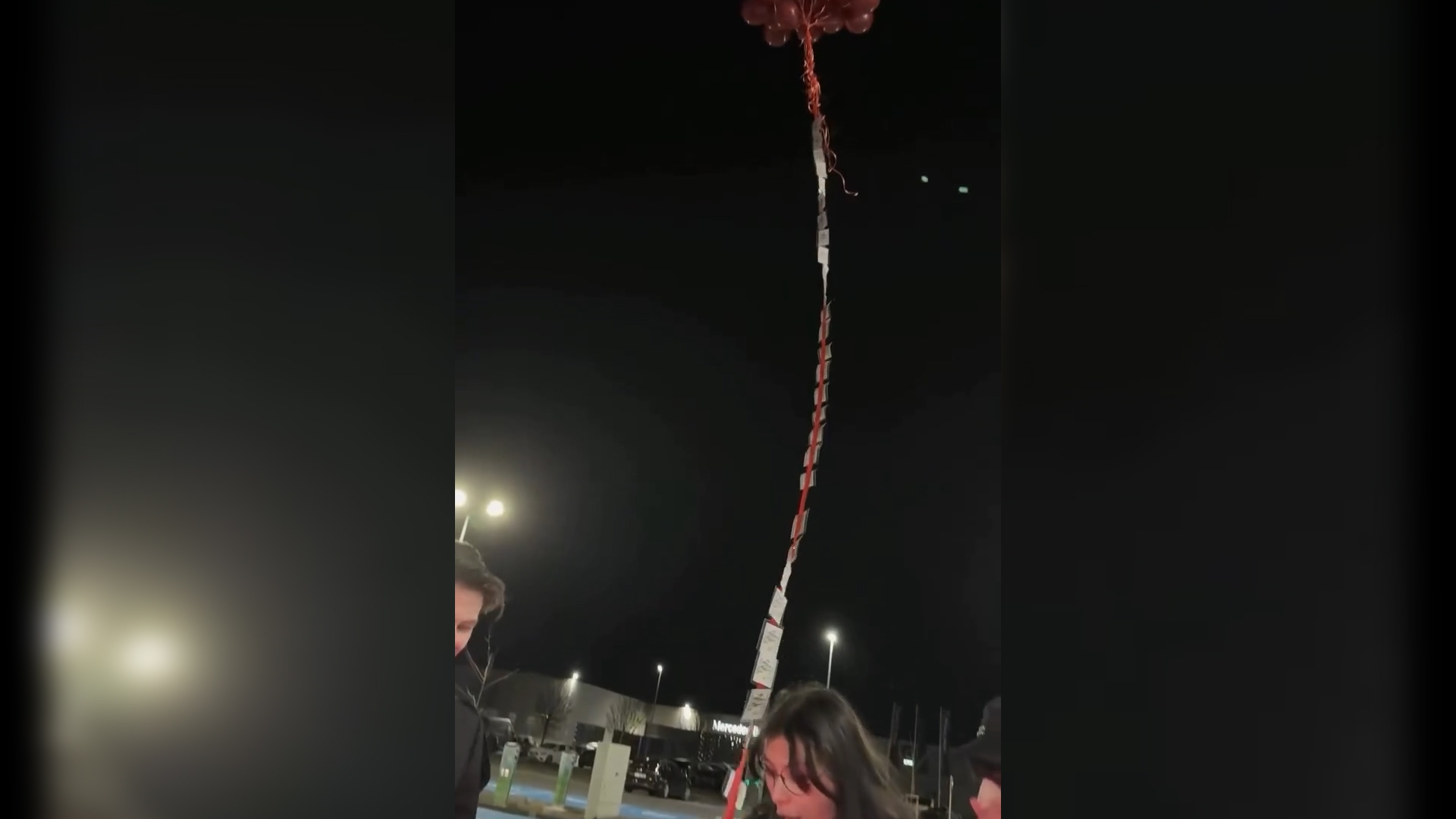 周年紀念放「萬元氣球」飛上天　男友驚喜變驚嚇　女友一句KO全場 (IG@doll_memories)