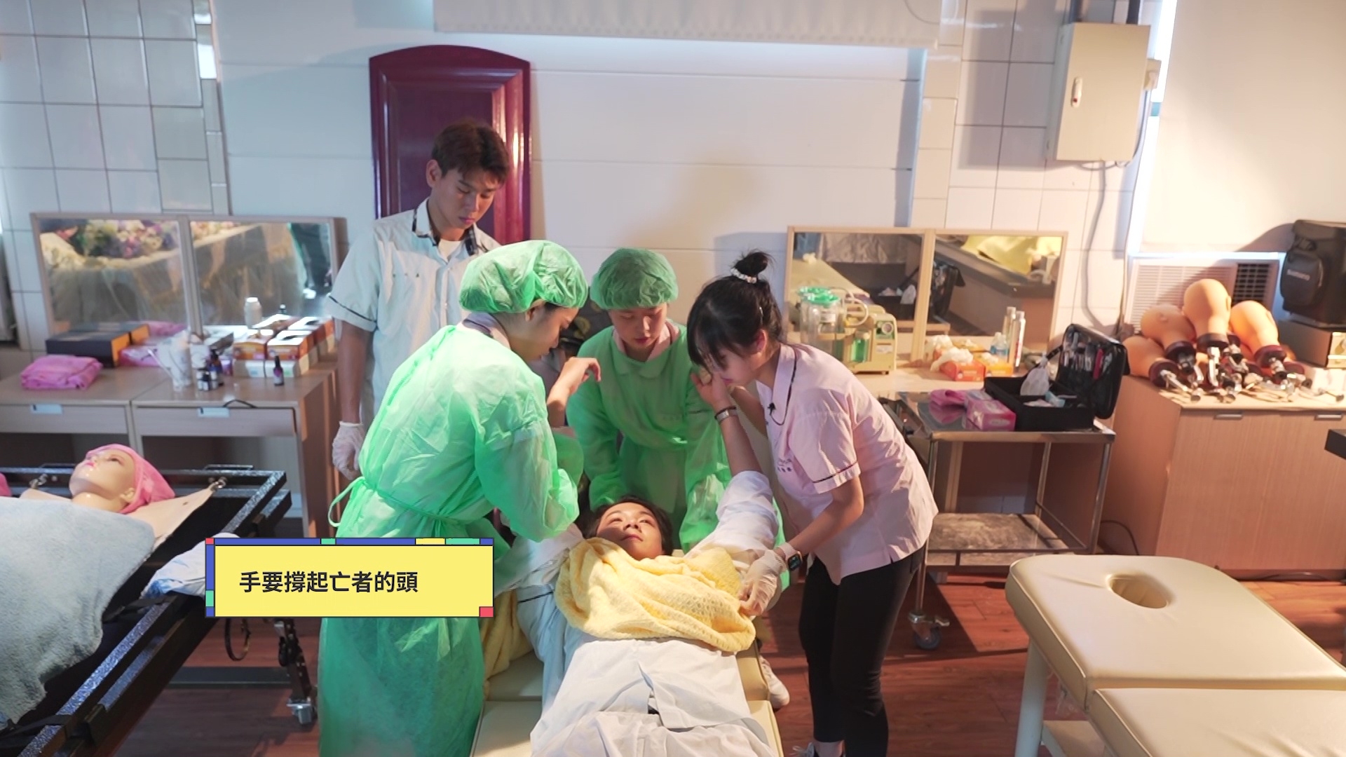 今次「行發」夥拍傻大姐暉哥走訪台灣各地學園。