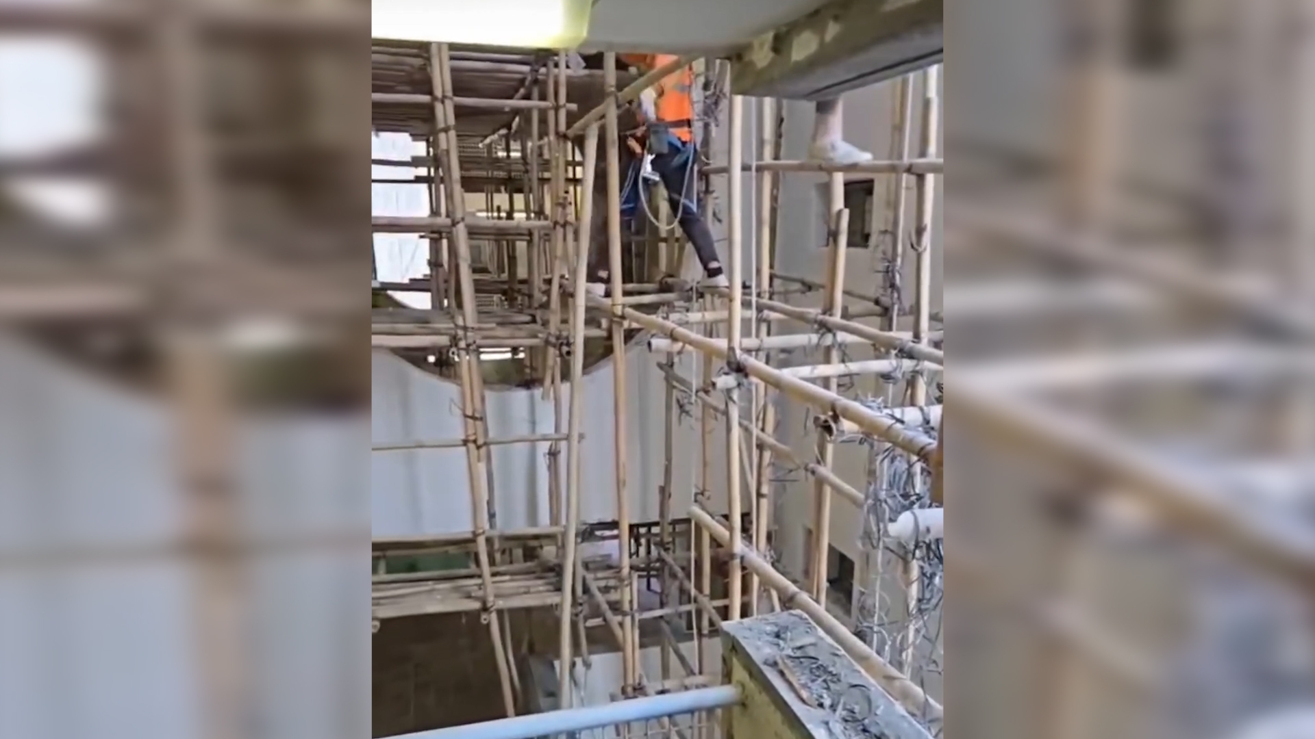 東張西望報料｜穗禾苑拆棚工人「飛竹」掉落街　街坊險遭打中：恐怖高空擲物