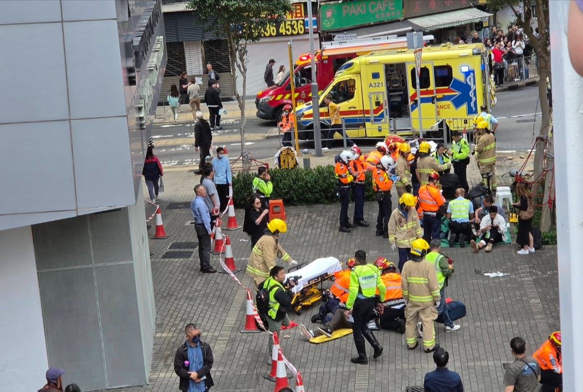 傷者由救護車分別送到聯合醫院及伊利沙伯醫院治理。（網上圖片）