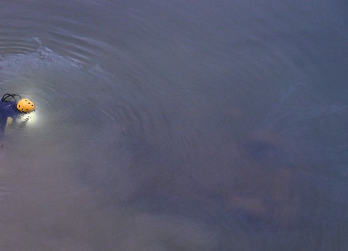 九龍水塘驚現沉車被休班警發現