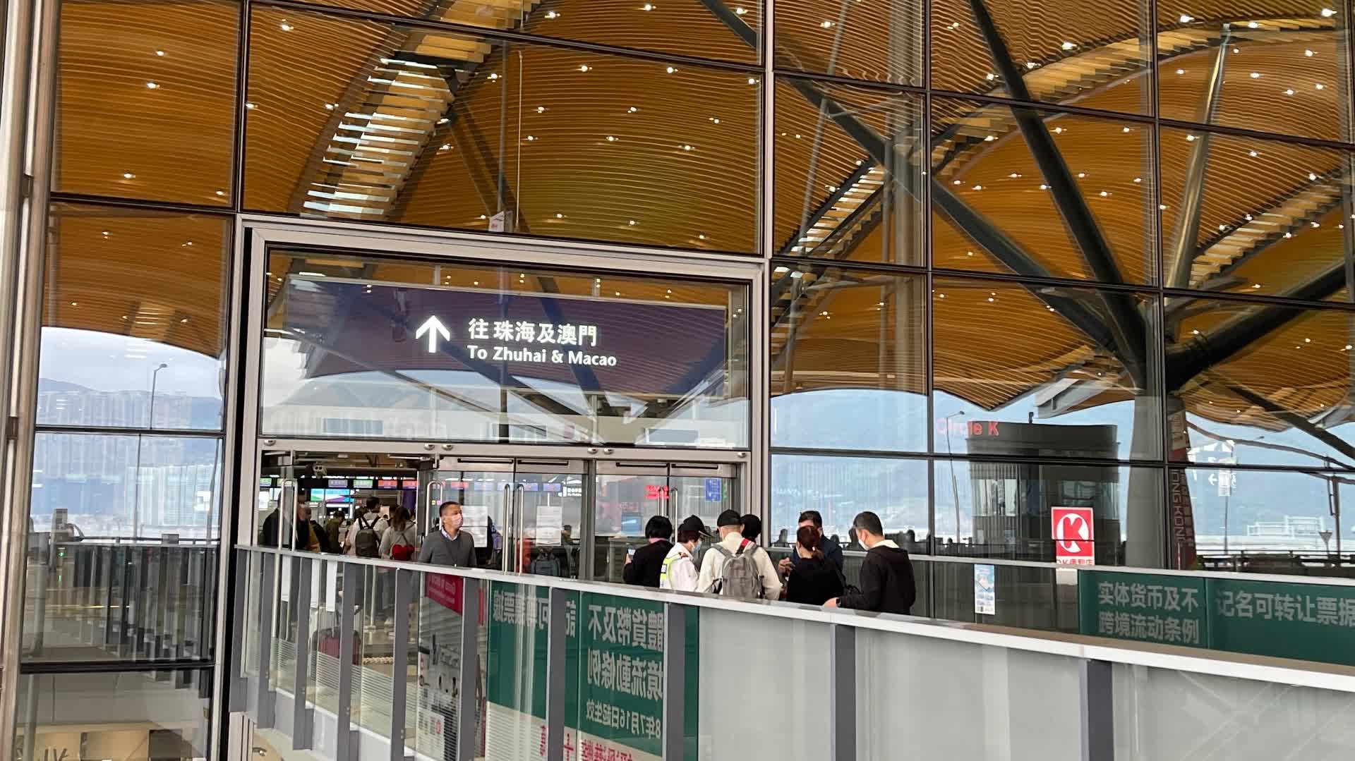 記者實測｜港珠澳大橋北上過程暢順過關僅1分鐘- 香港- 大公文匯網