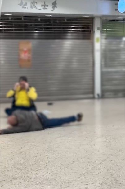 觀塘港鐵站爆4人混戰疑醉酒鬧事