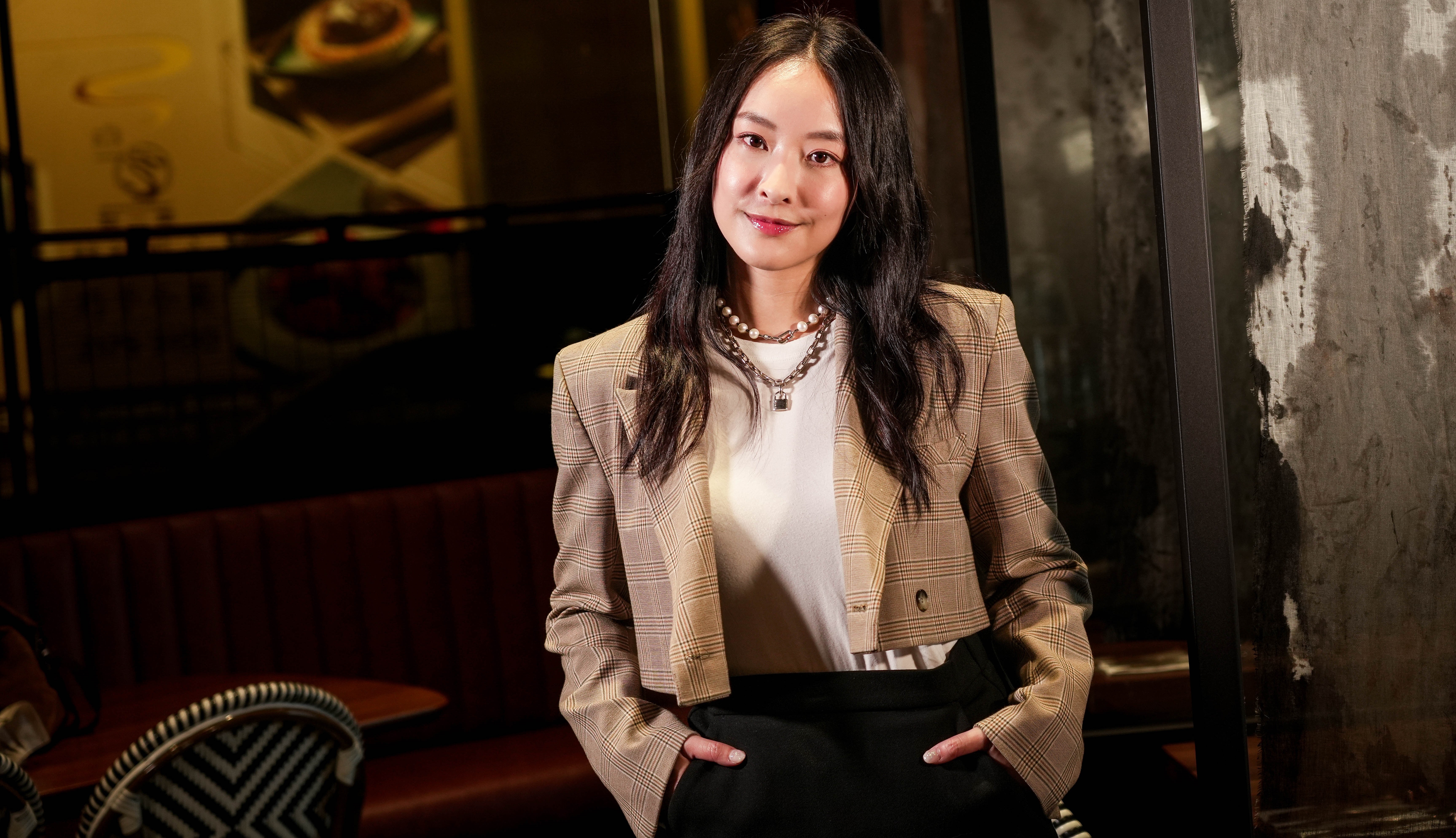 陳瀅自2014年入行後緋聞不斷，一直係女神形象。