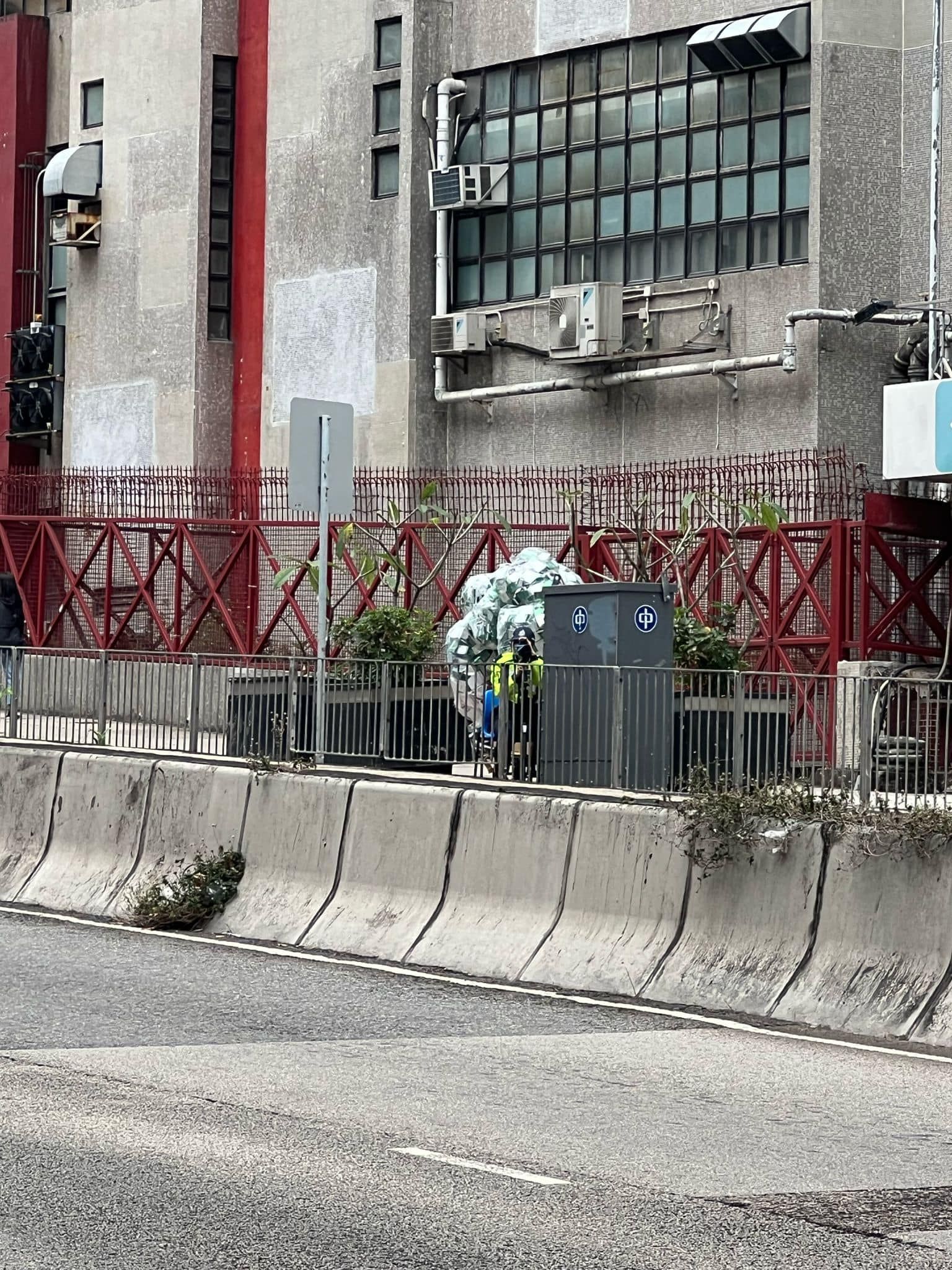 葵涌交通警「鬼祟」捉超速被識破