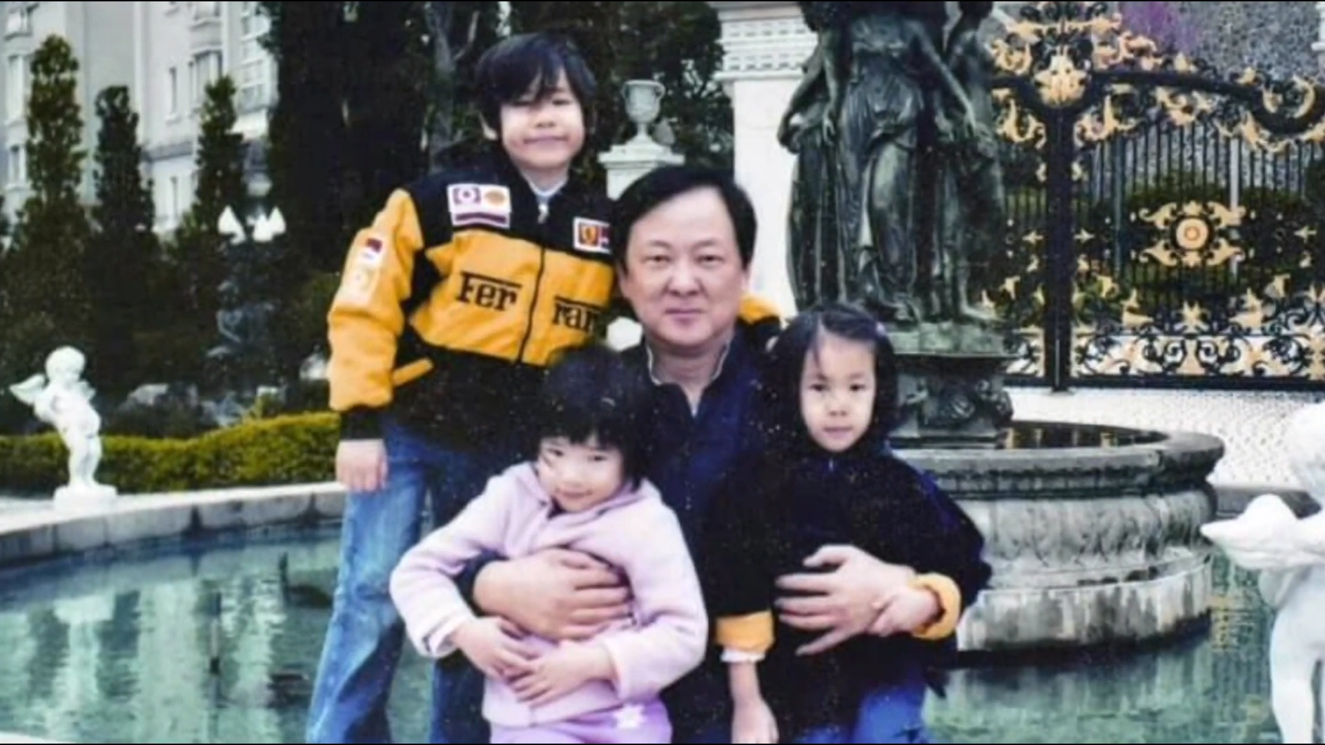 王羽和3個女兒感情親密，女兒好錫爸爸。