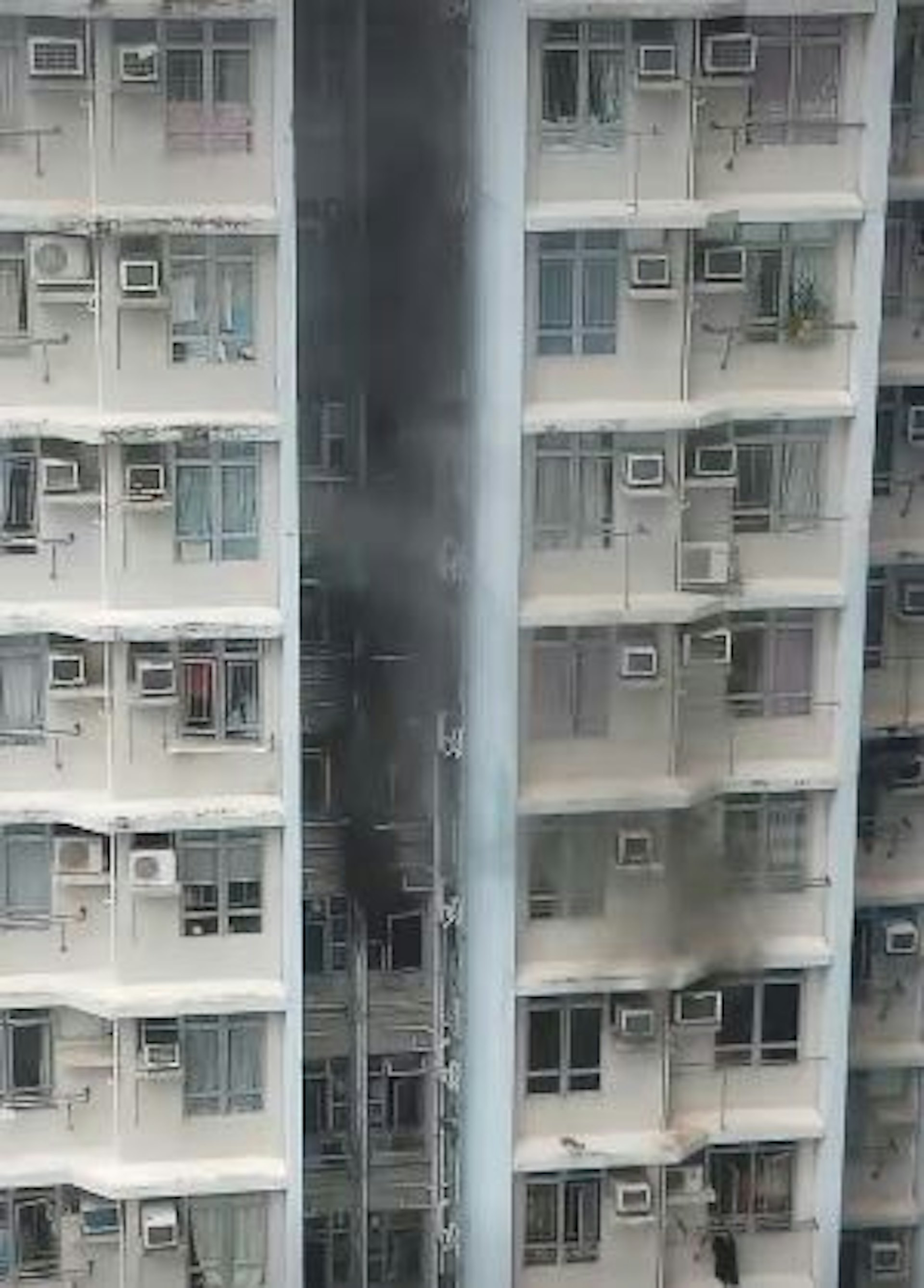 火警現場濃煙沖天