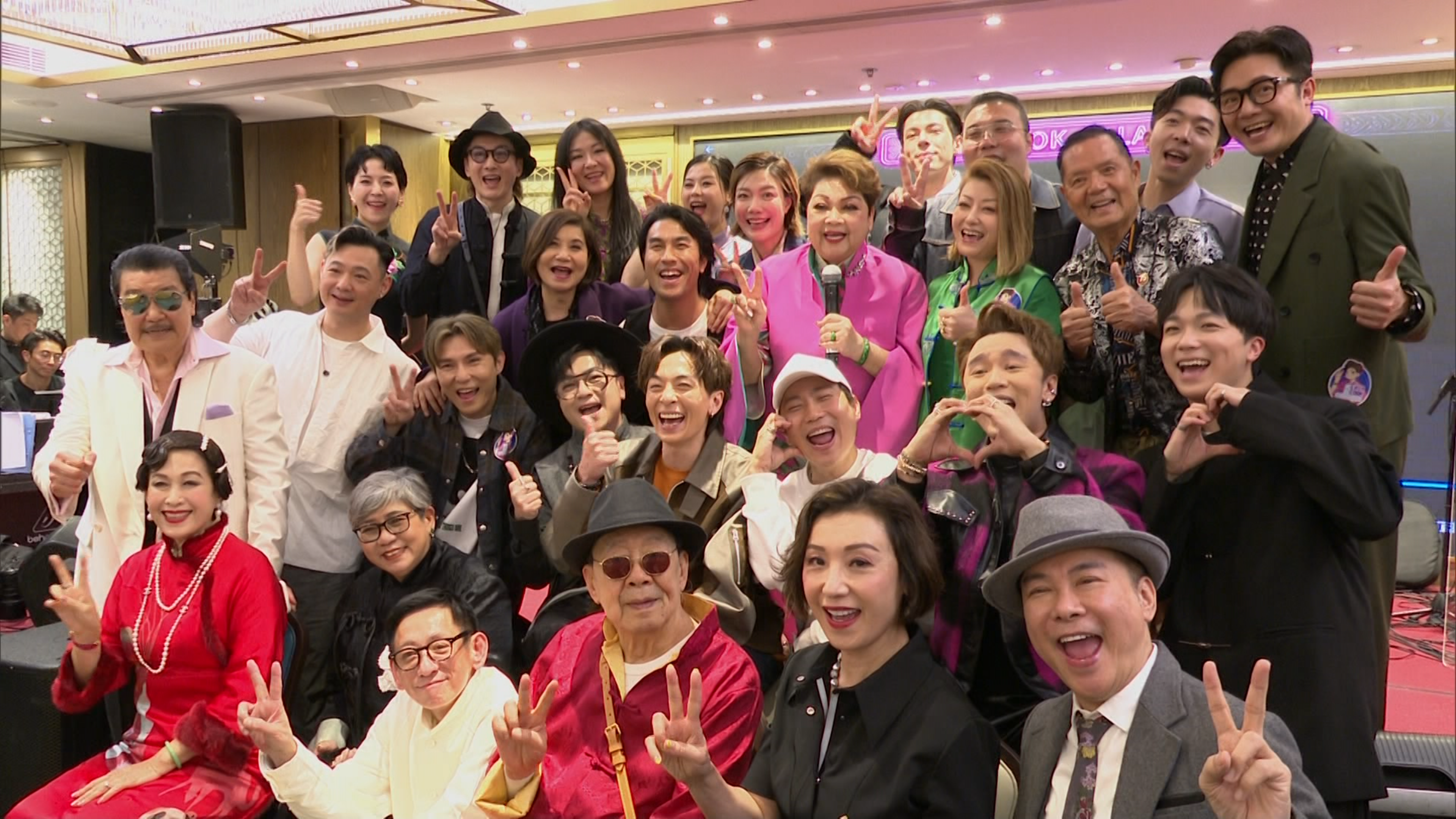 「肥媽」Maria Cordero 昨晚開Fans Party，以上海灘為主題，延開55席接近700人塞爆酒樓。