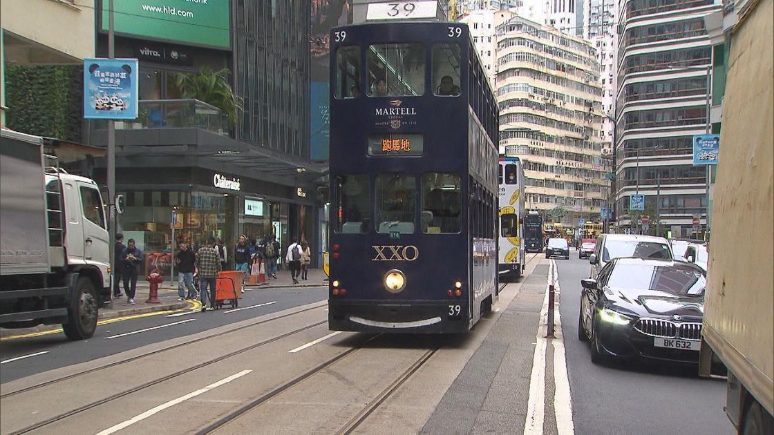 調查又指出，香港除有世界一流鐵路外，亦提供有冷氣的巴士及小巴網絡等，以及著名且具標誌性的雙層電車。