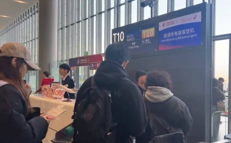 C919｜國產「大飛機」元旦首航上海飛香港。